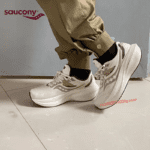 کفش مخصوص دویدن مردانه ساکنی مدل Triumph 20